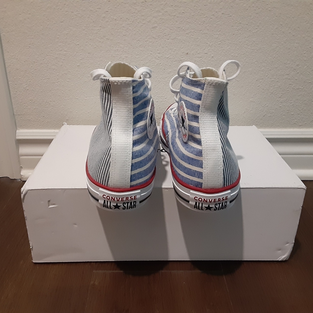 Converse - Picture 2 of 4